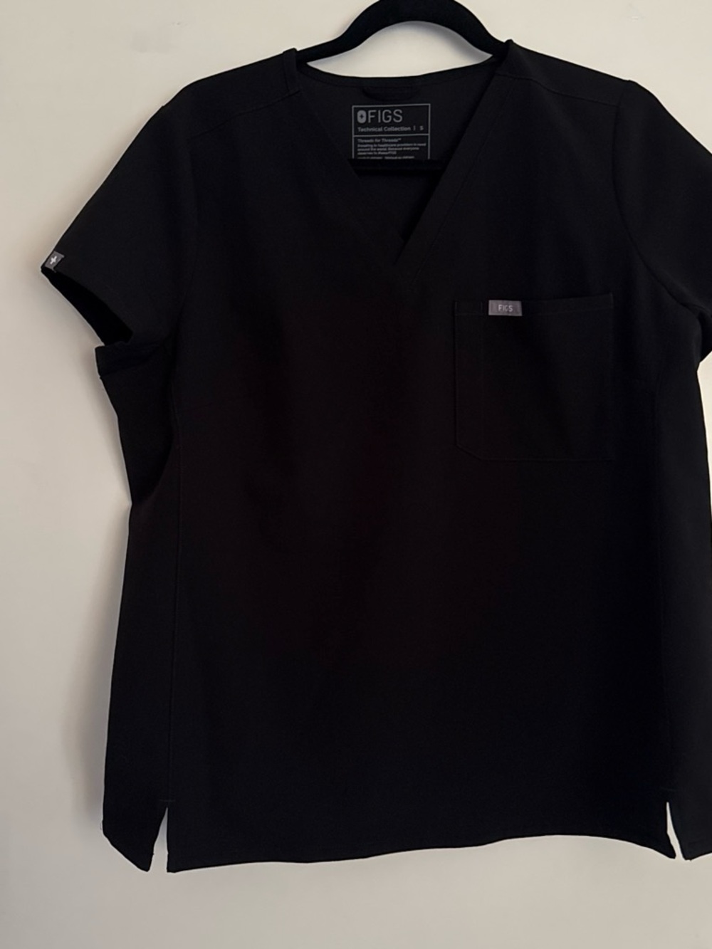 Figs Men's Black V-Neck Scrub Top with Chest Pocket